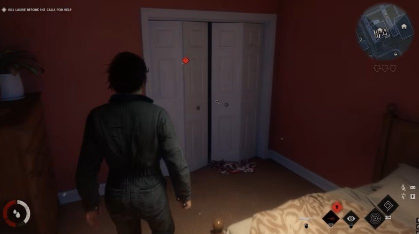 hide inside the closet in the red room